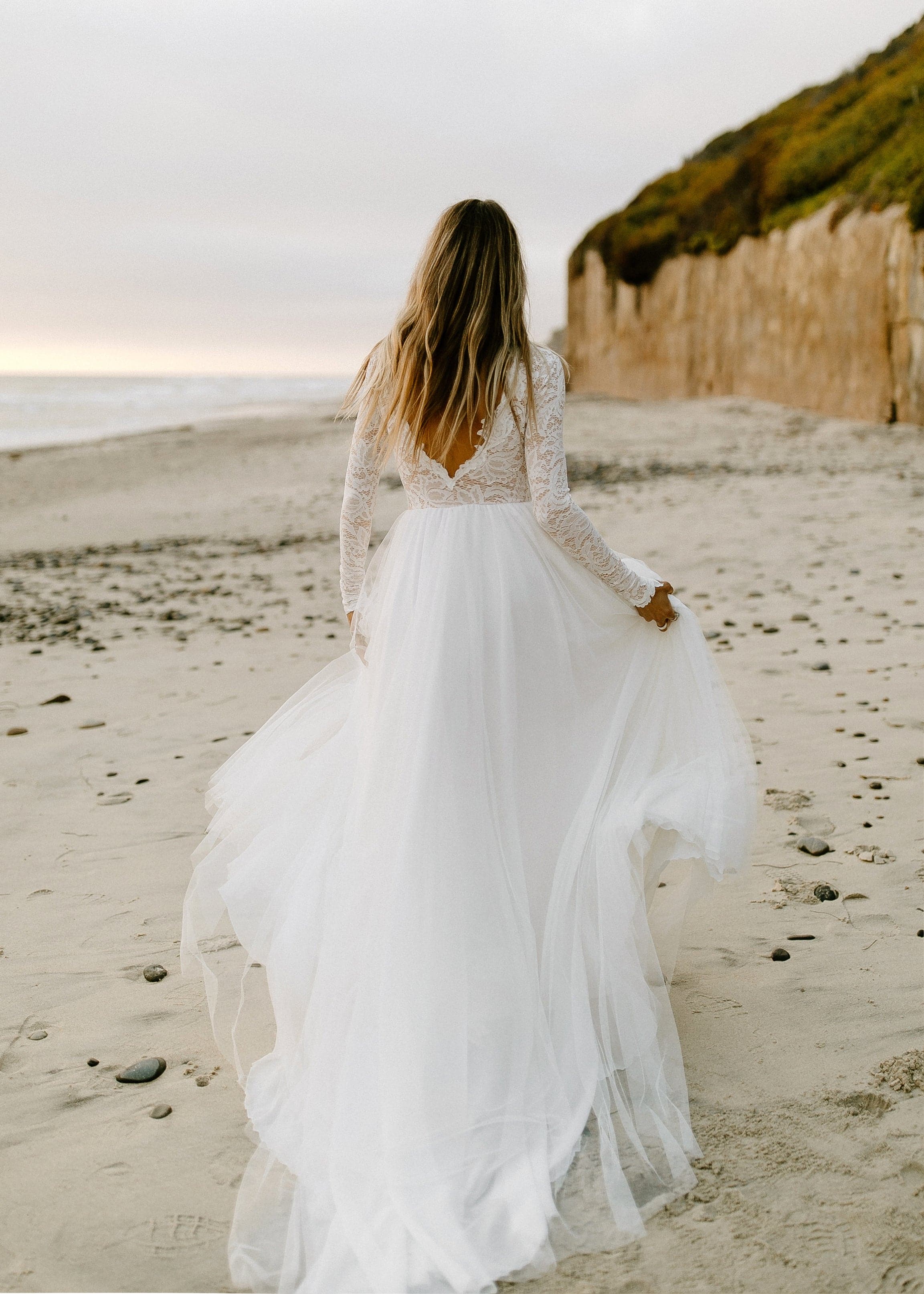 London Dress Floor-length (no train) / Closed Back (full coverage) London Dress Floor-length (no train) / Closed Back (full coverage)