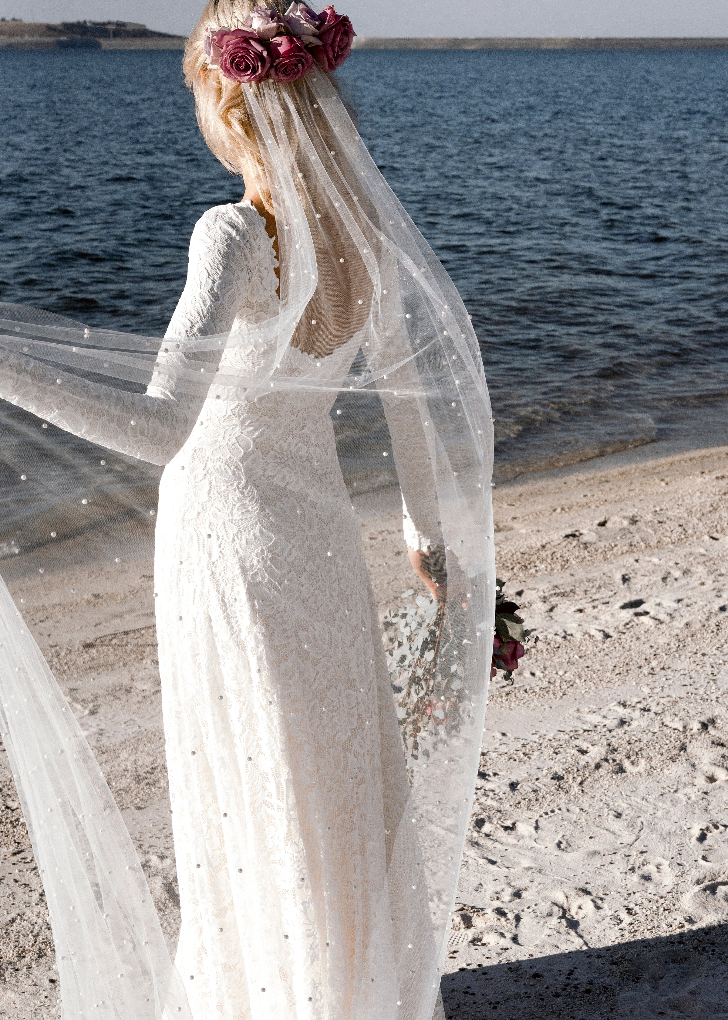 Oceane Veil | WearYourLove | Pearl Tulle Bridal Veil Court - 18 inch train / Gold - 5 inch Oceane Veil | WearYourLove | Pearl Tulle Bridal Veil Court - 18 inch train / Gold - 5 inch